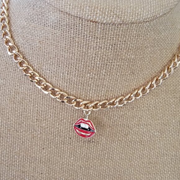 Attic Salt Gold Chain with Lips Parted Charm Pendant - Picture 2 of 8